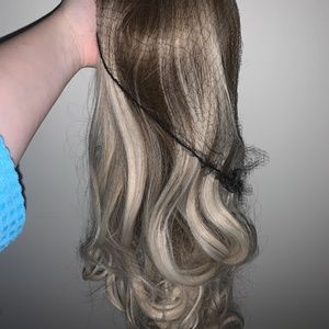 New with tags wig brown brunette with blonde highlights
